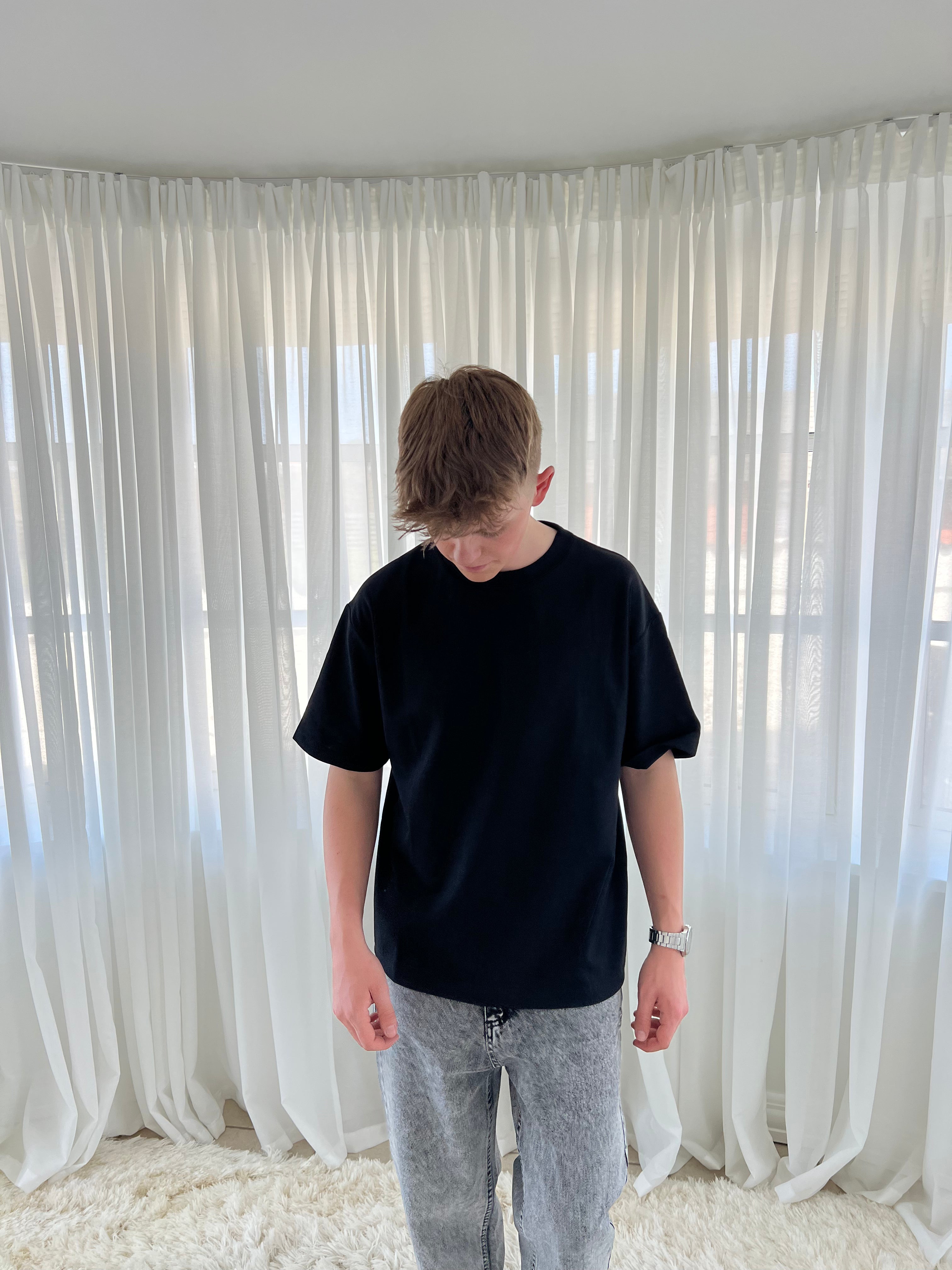 OVERSIZED T-SHIRT - SORT