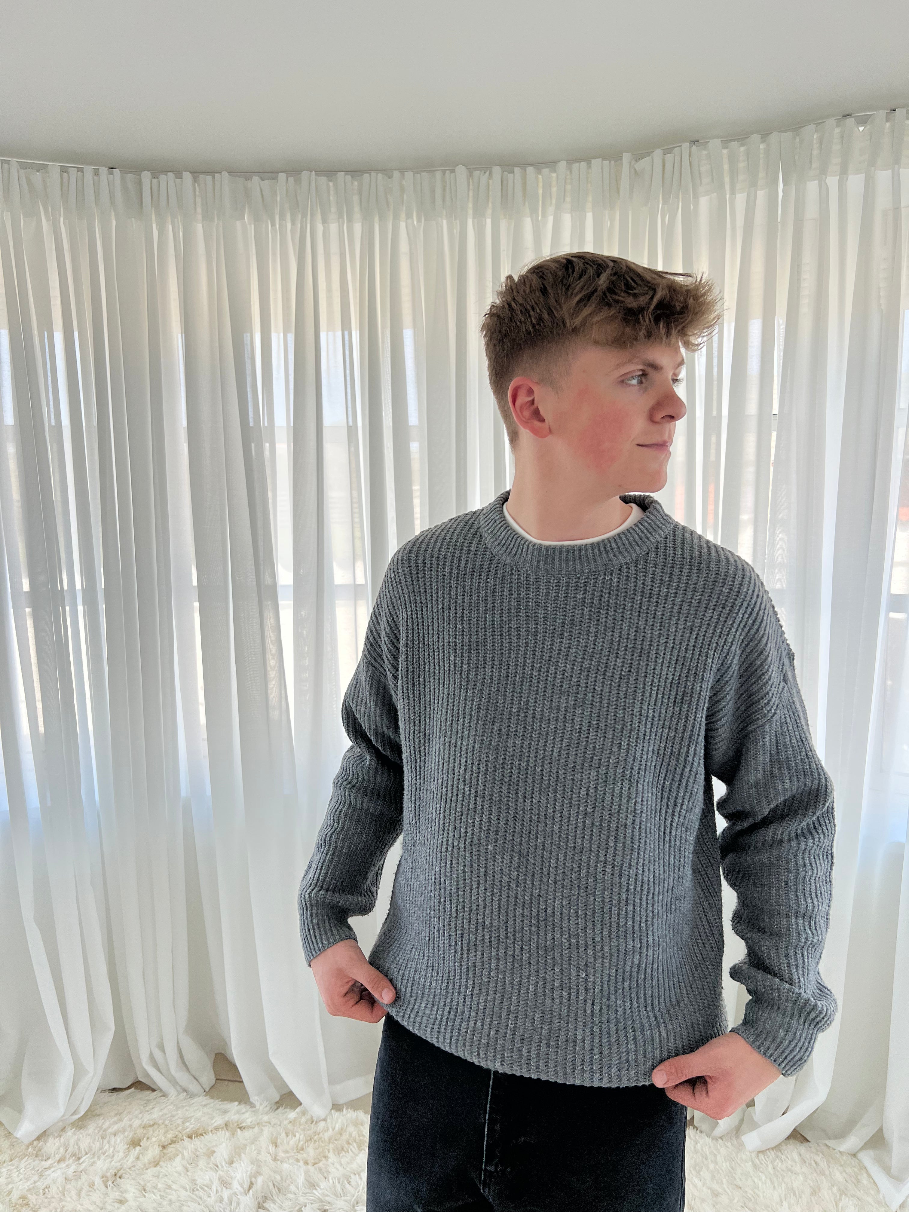 CREWNECK STRIK - GRÅ