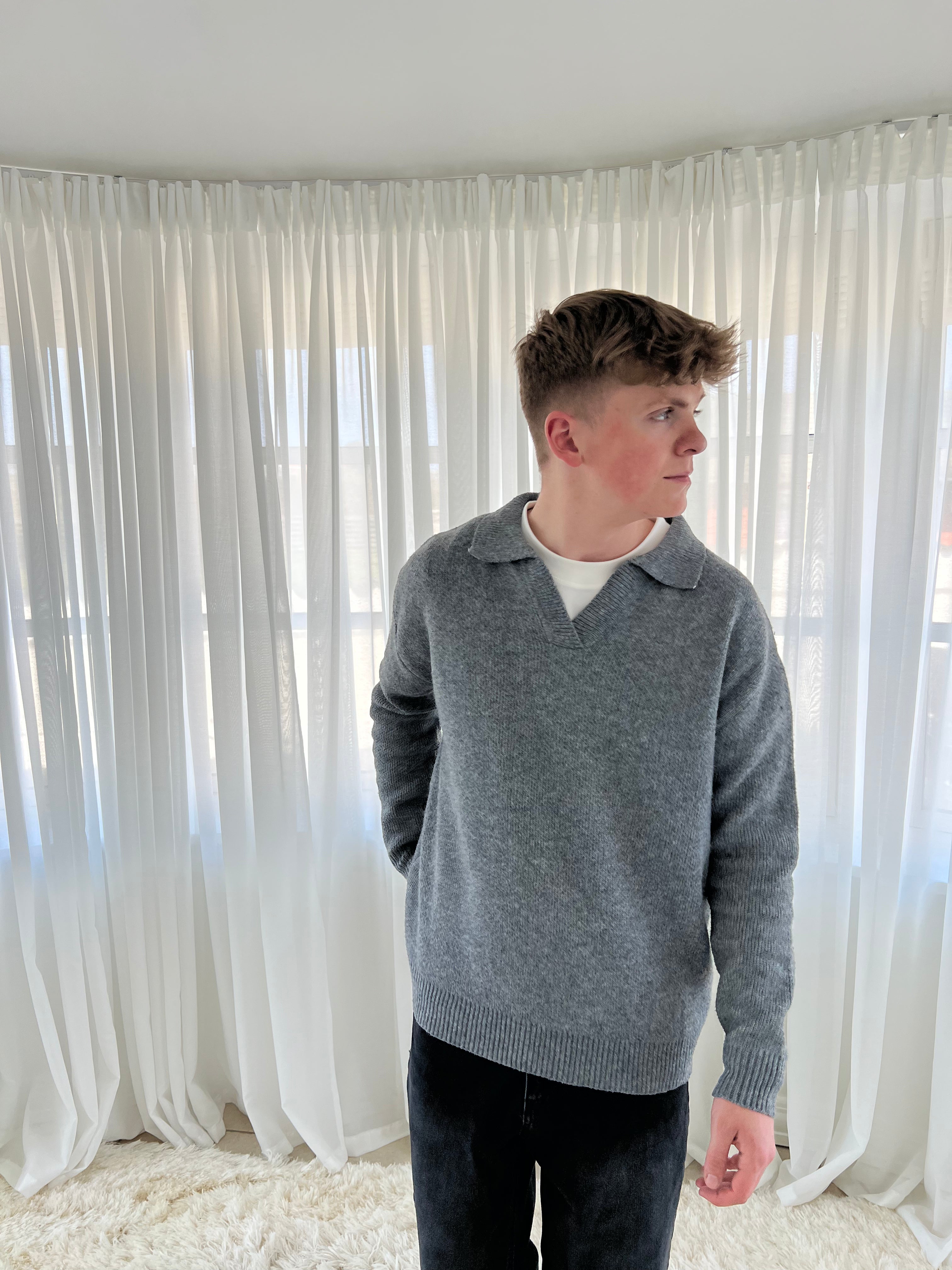 OVERSIZED SWEATER