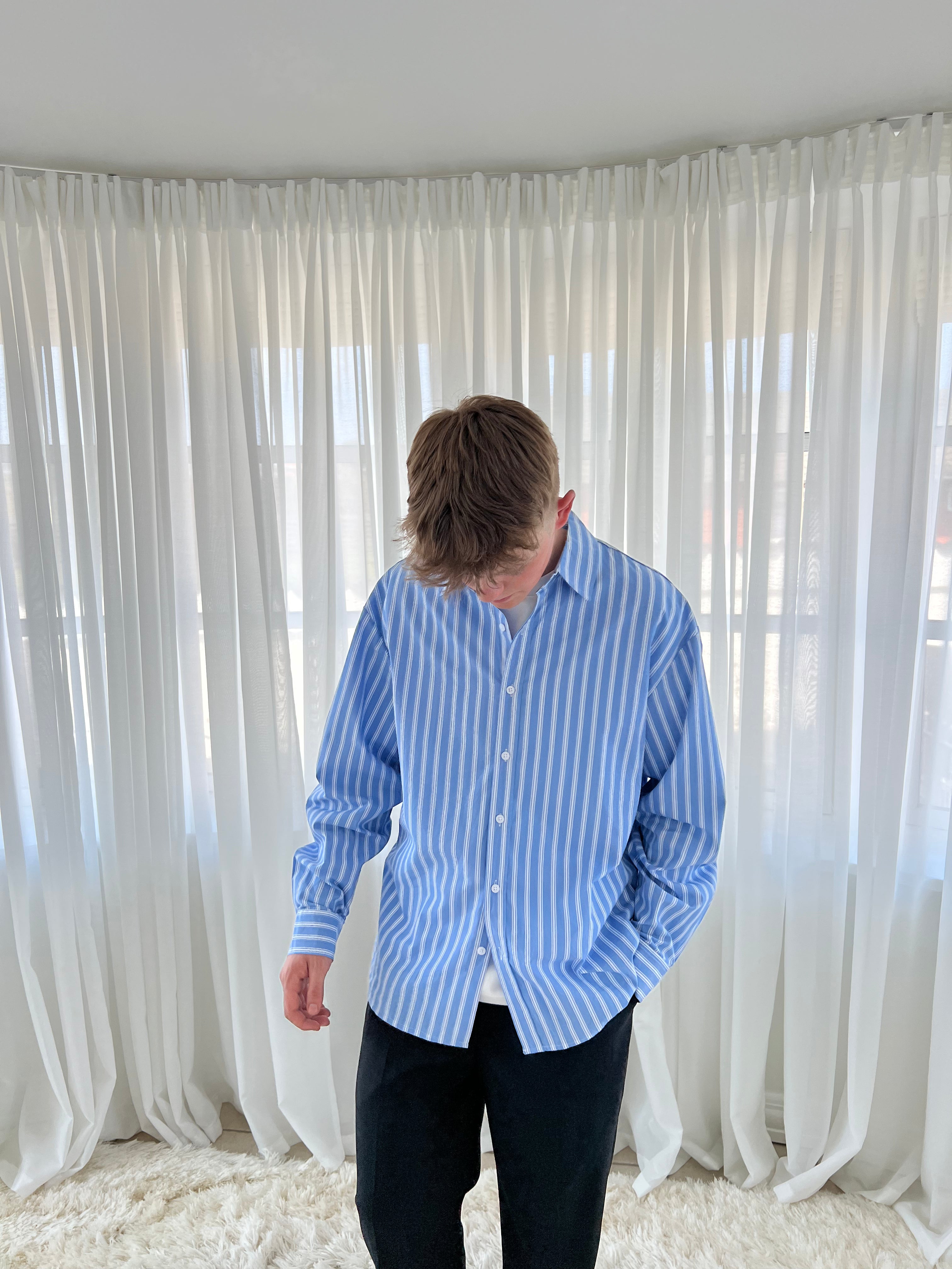 WIDE SHIRT - LYSEBLÅ