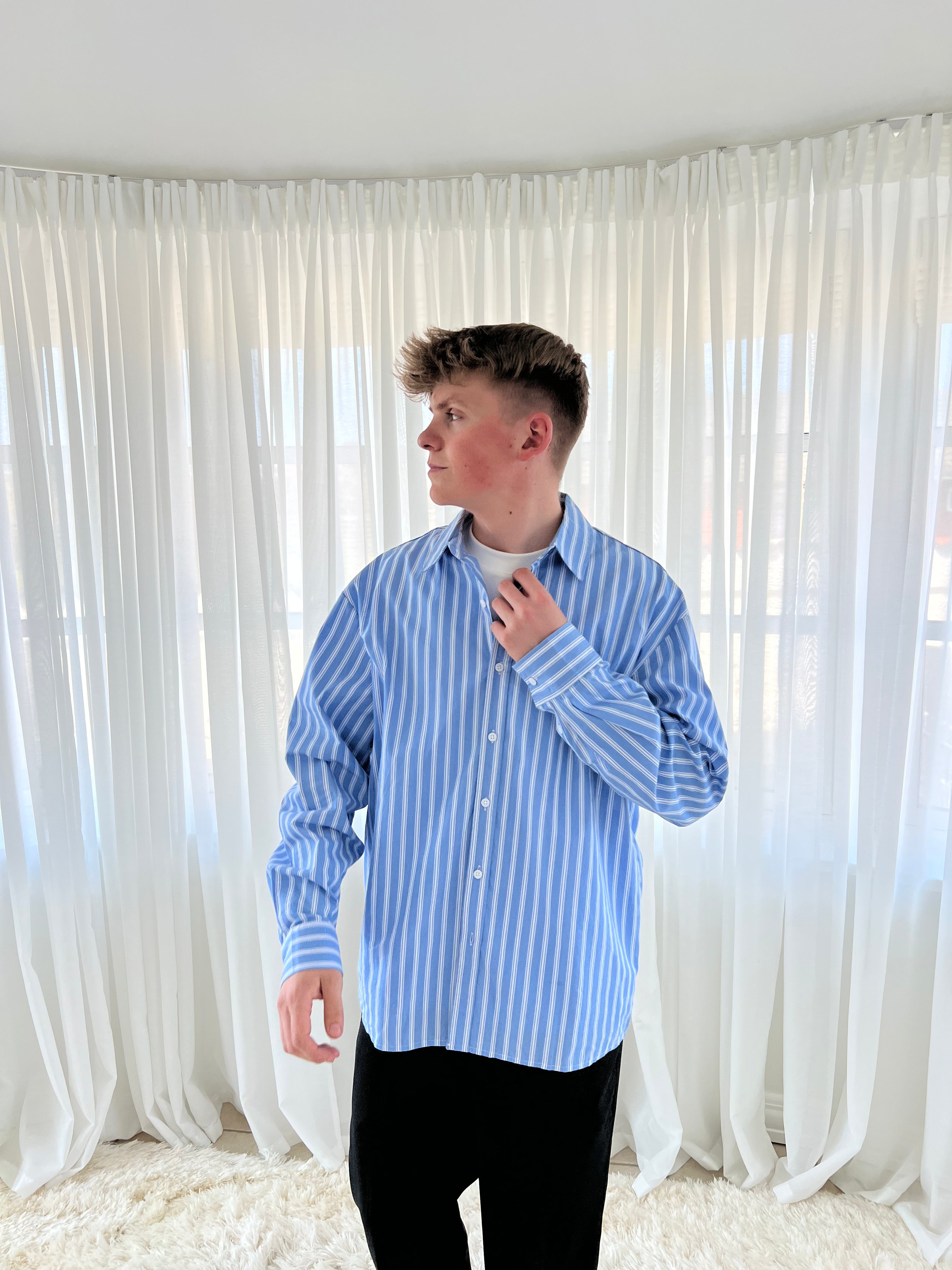 WIDE SHIRT - LYSEBLÅ