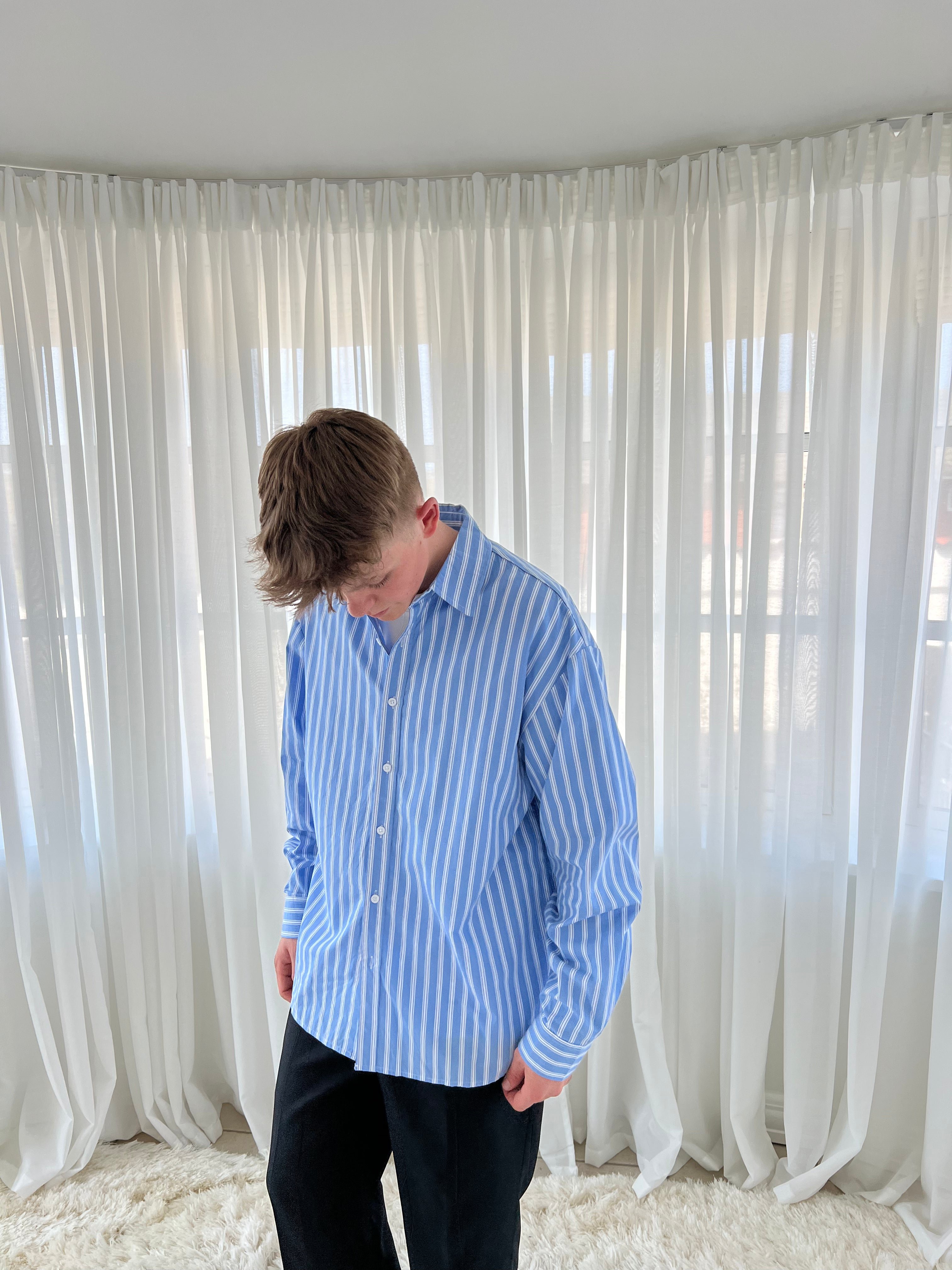 WIDE SHIRT - LYSEBLÅ