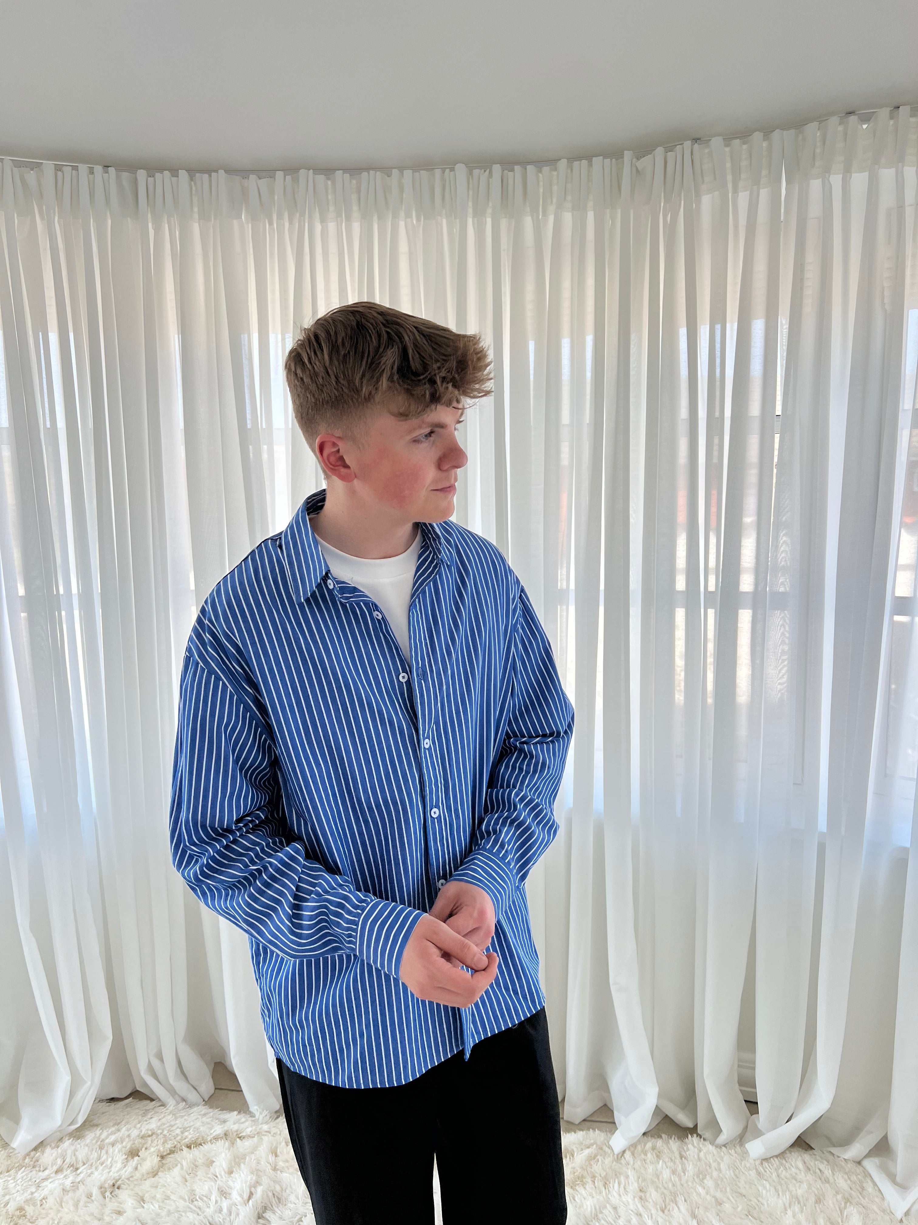 WIDE SHIRT - MØRKBLÅ