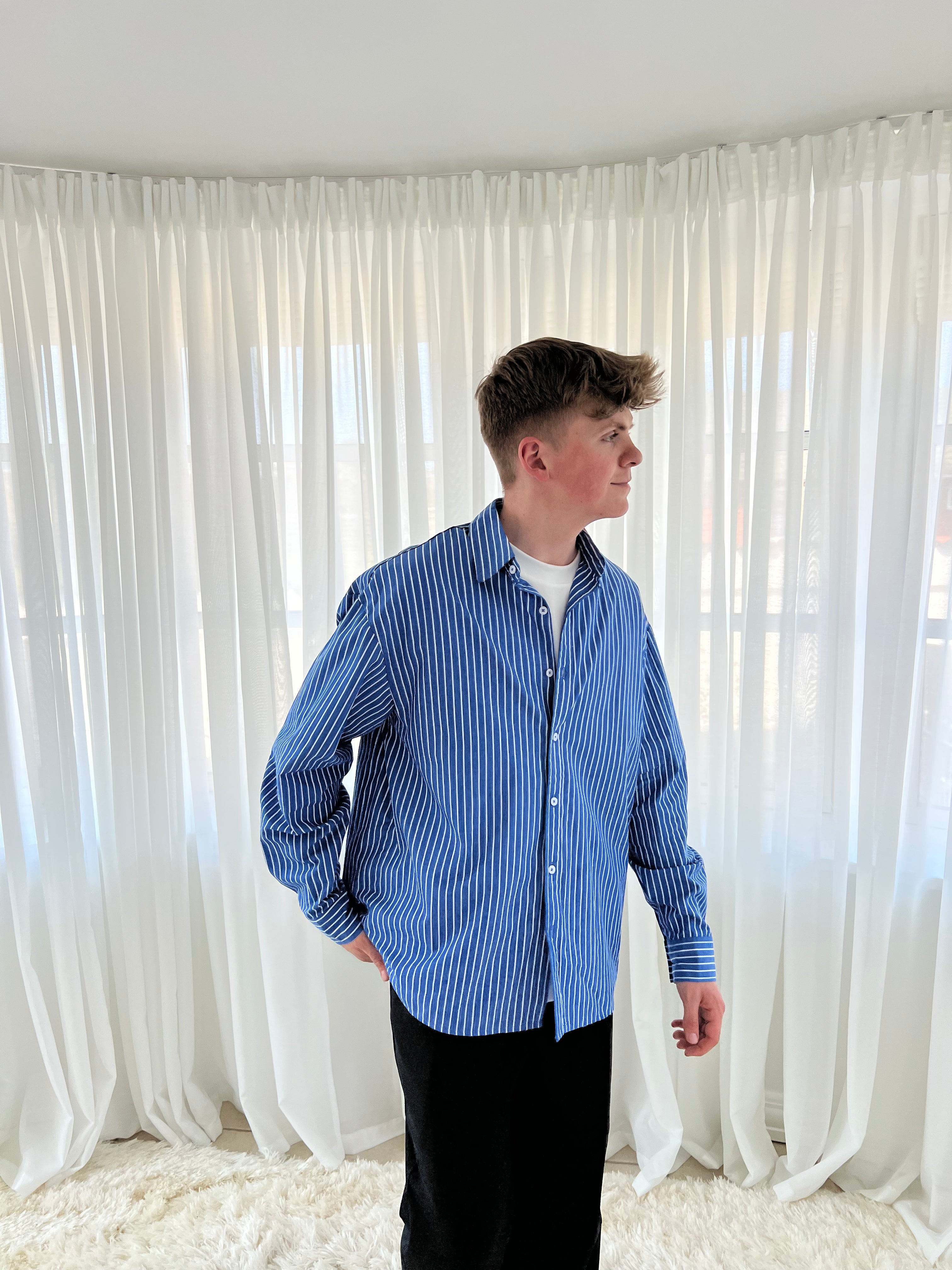 WIDE SHIRT - MØRKBLÅ