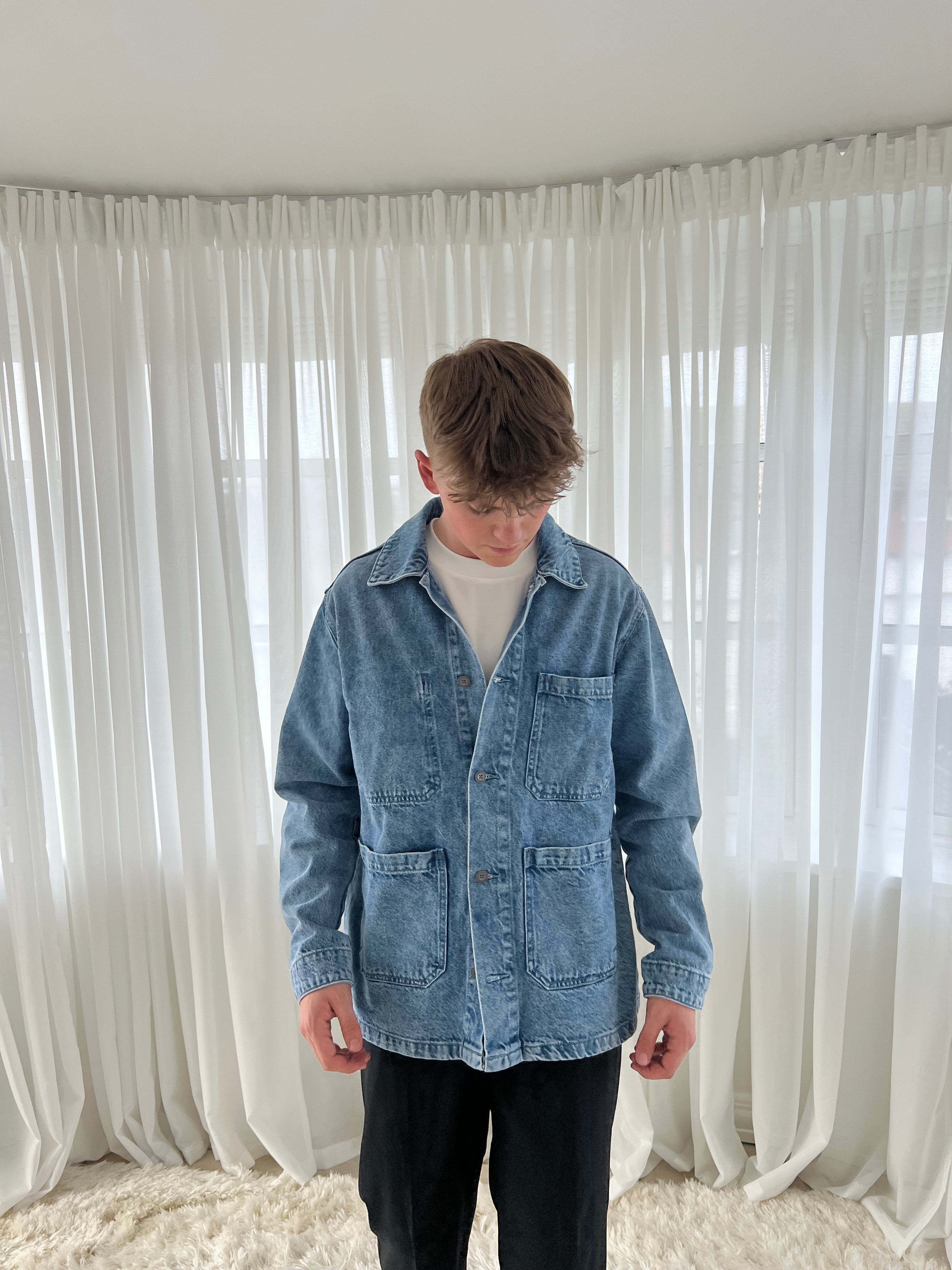 OVERSIZED DENIM JACKET