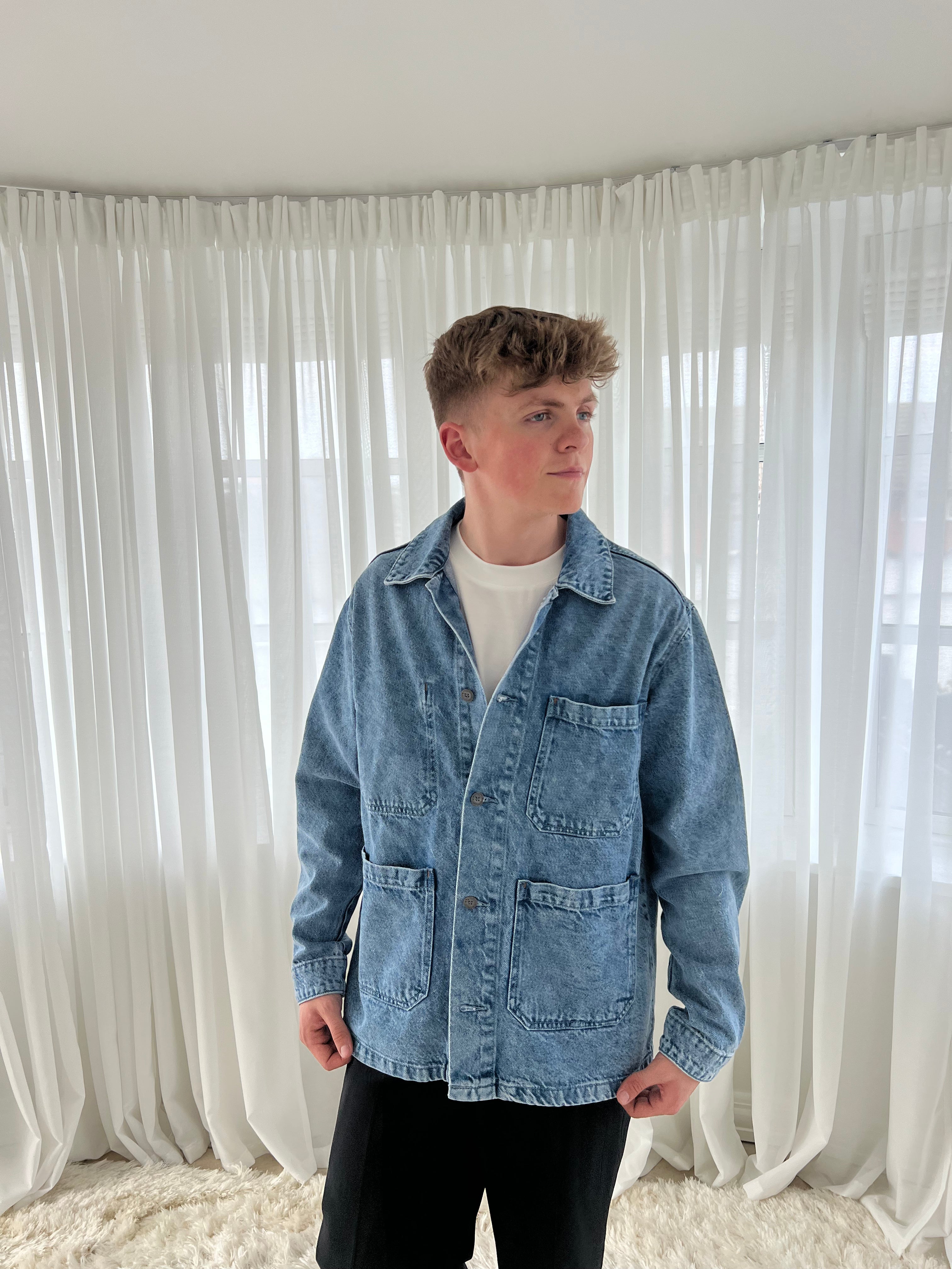 OVERSIZED DENIM JACKET