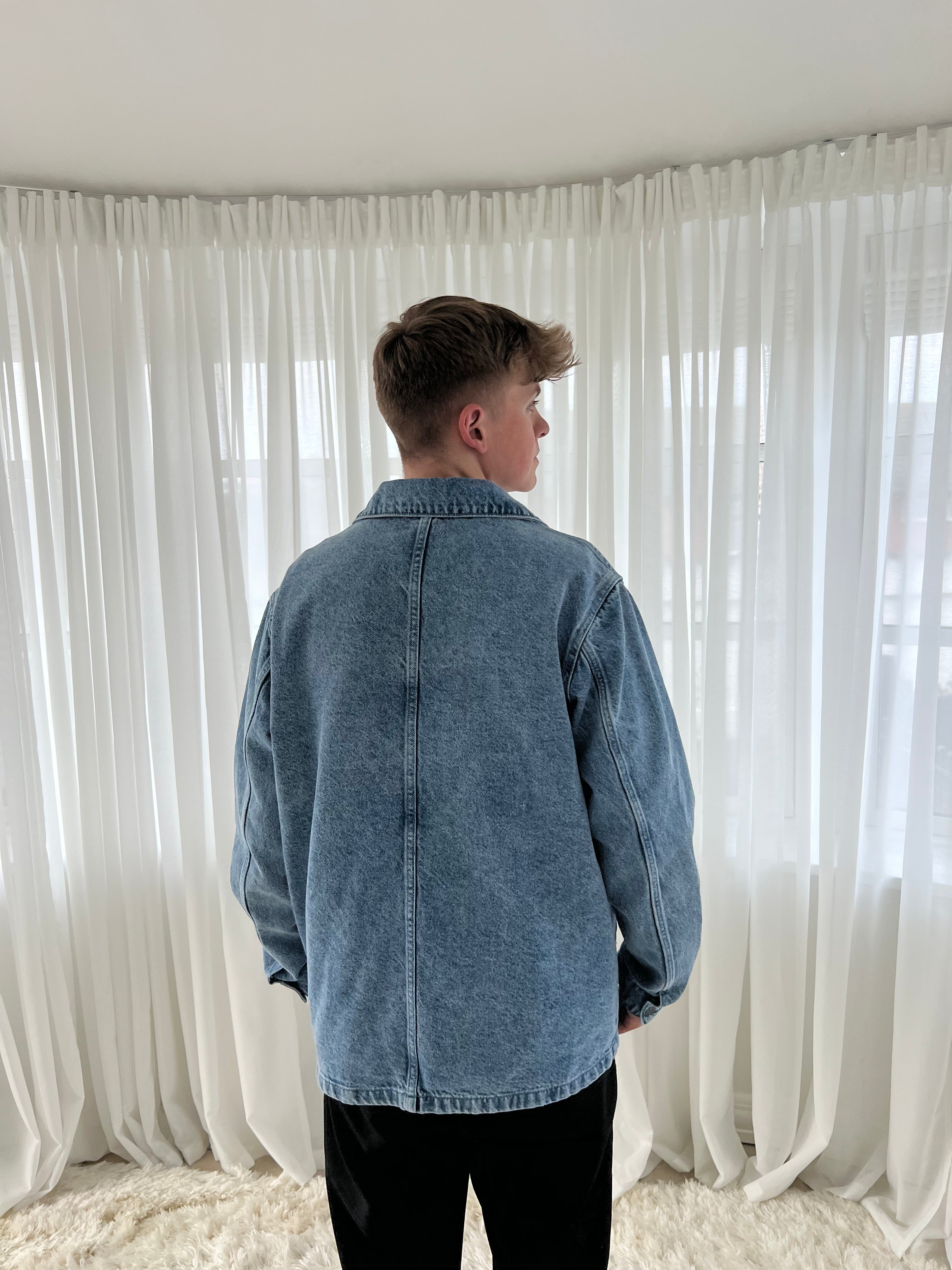 OVERSIZED DENIM JACKET