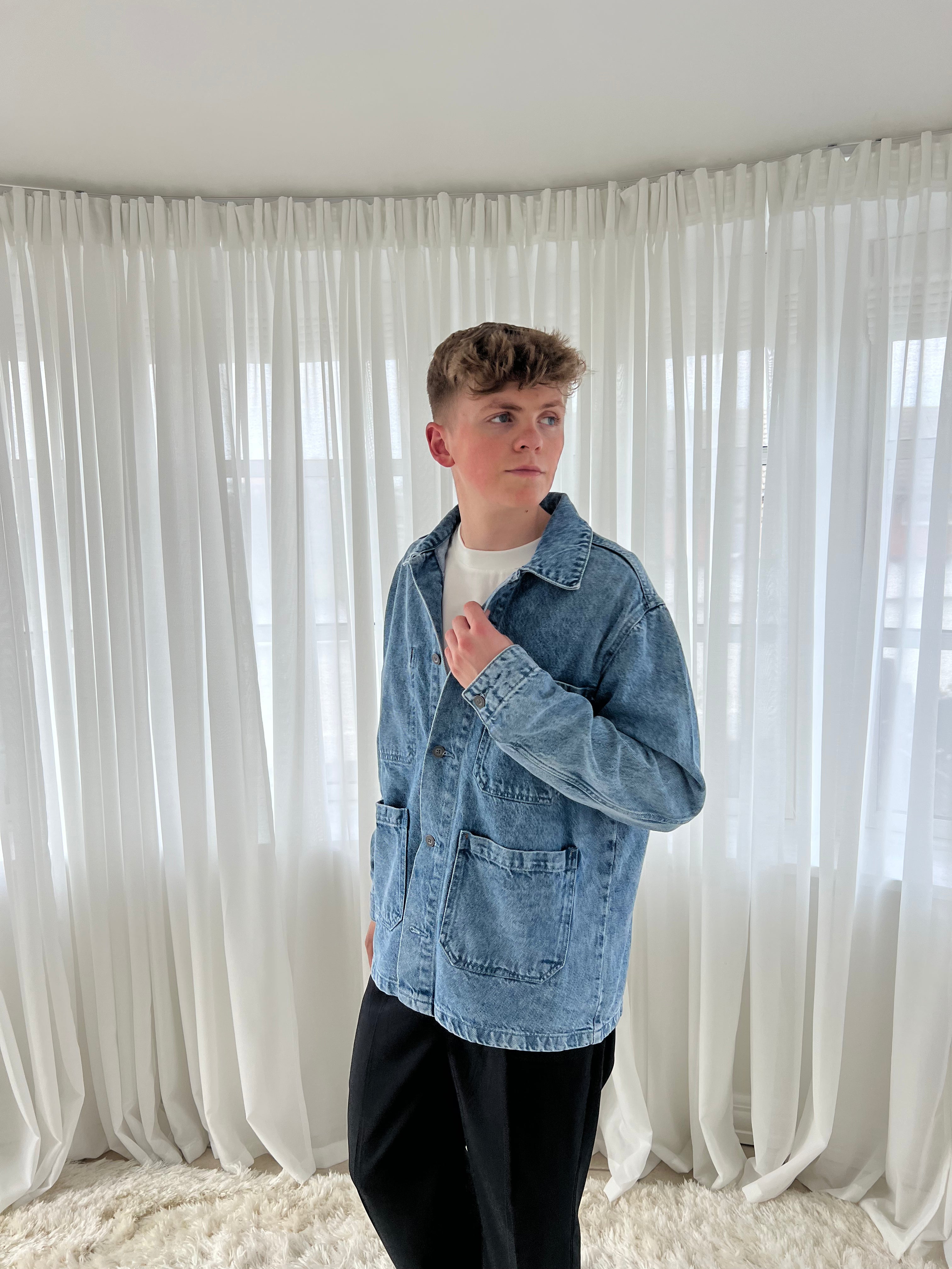 OVERSIZED DENIM JACKET