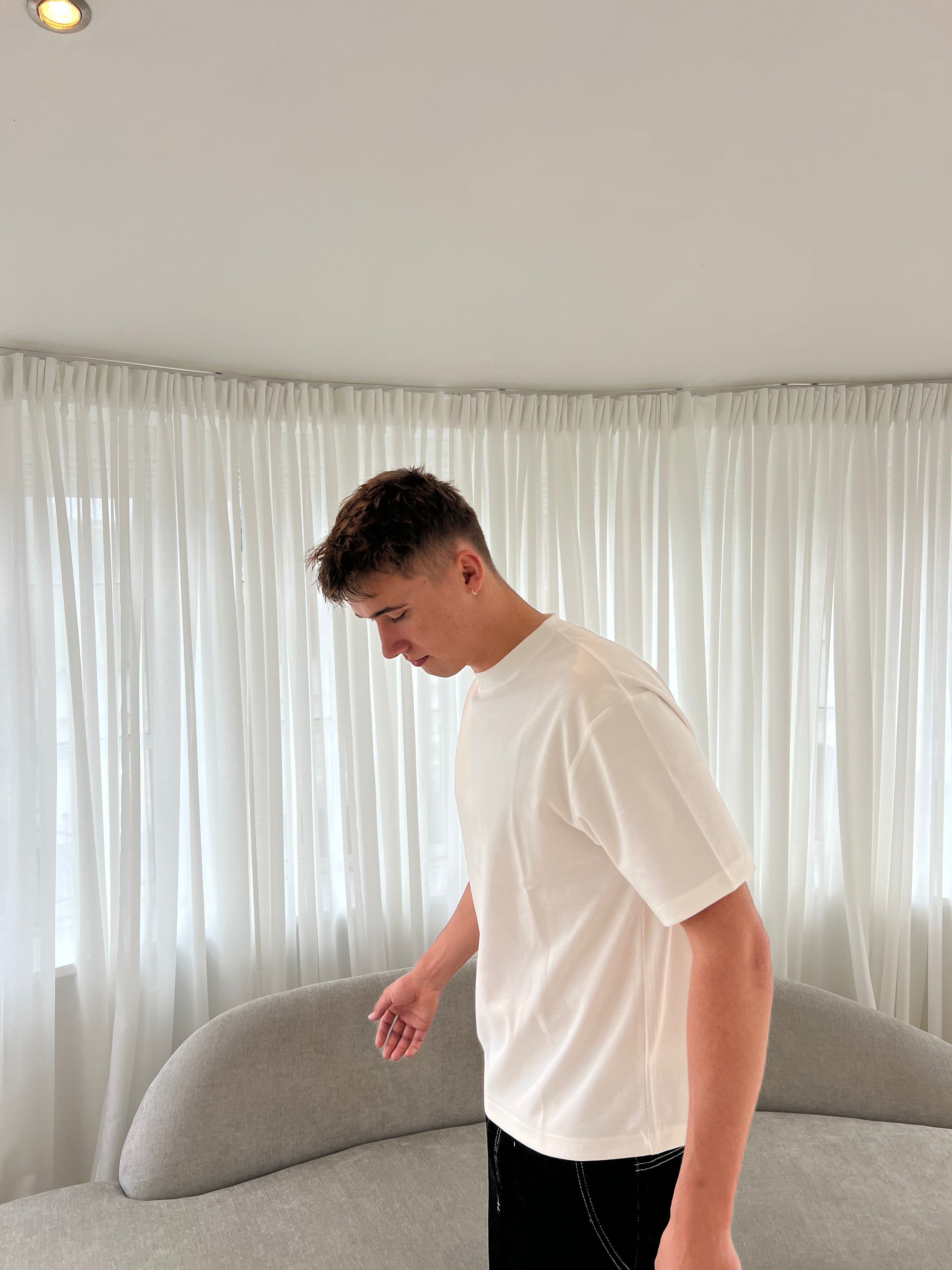 OVERSIZED T-SHIRT - HVID