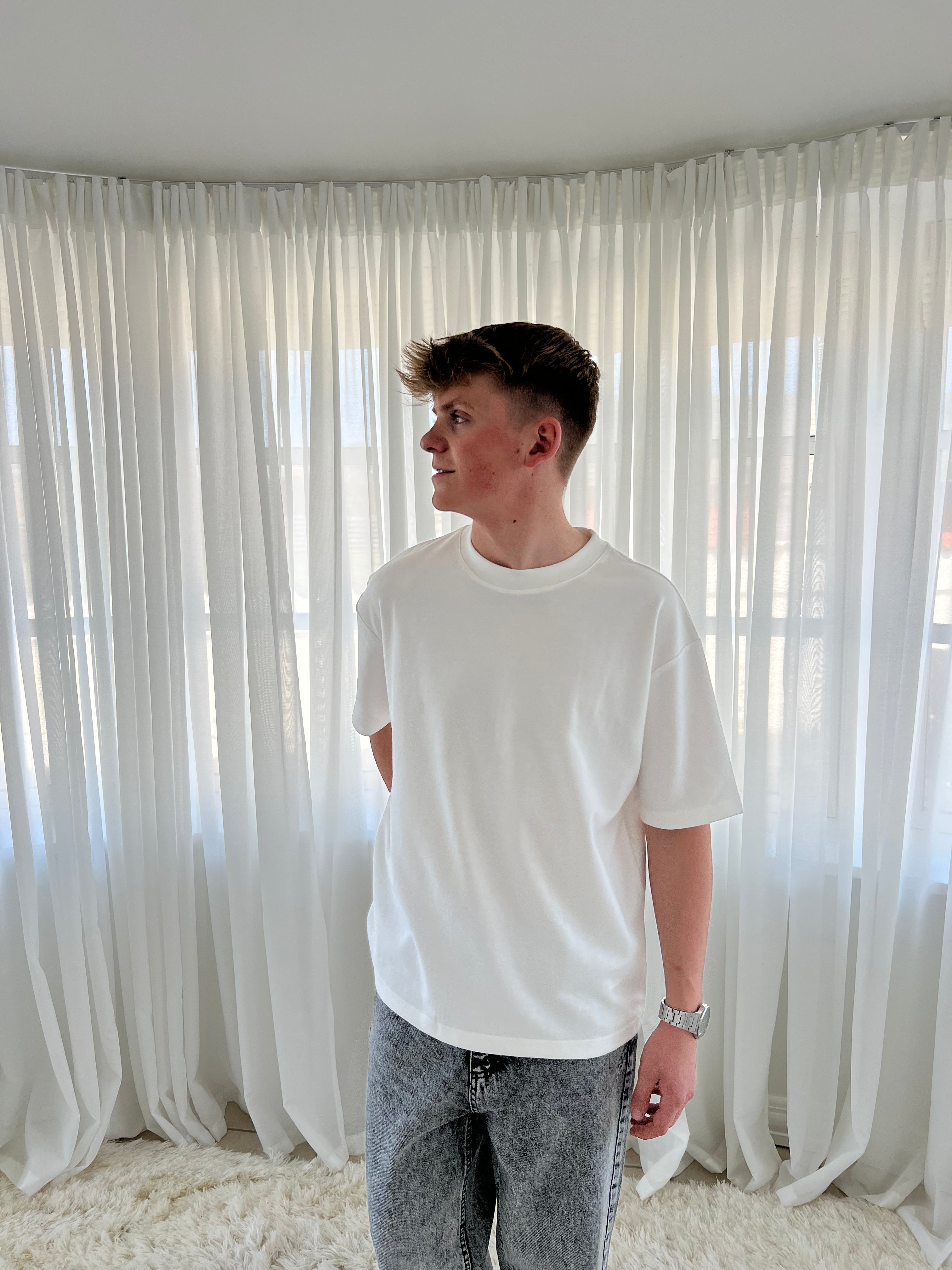 OVERSIZED T-SHIRT - HVID