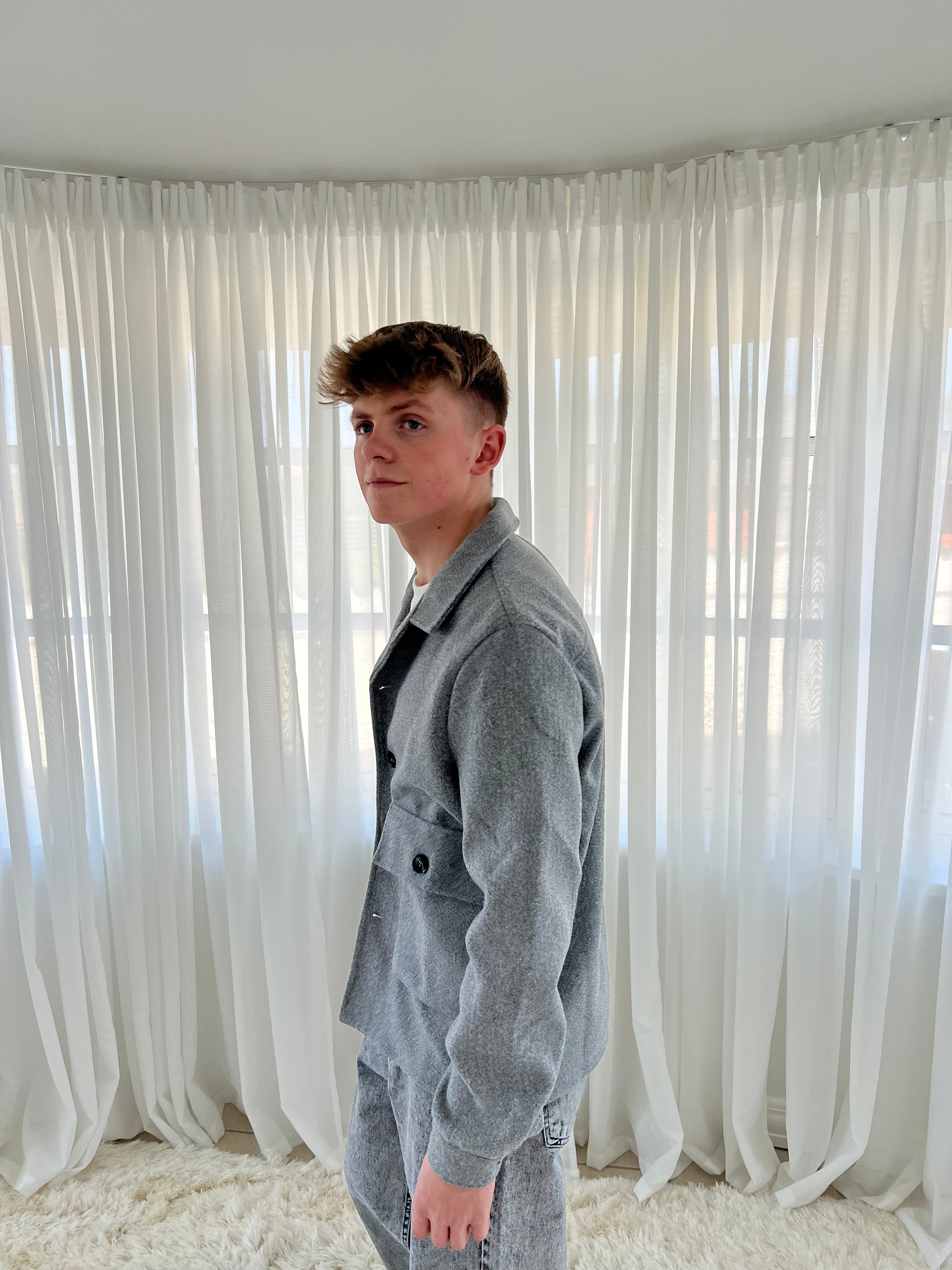 SHORT COAT