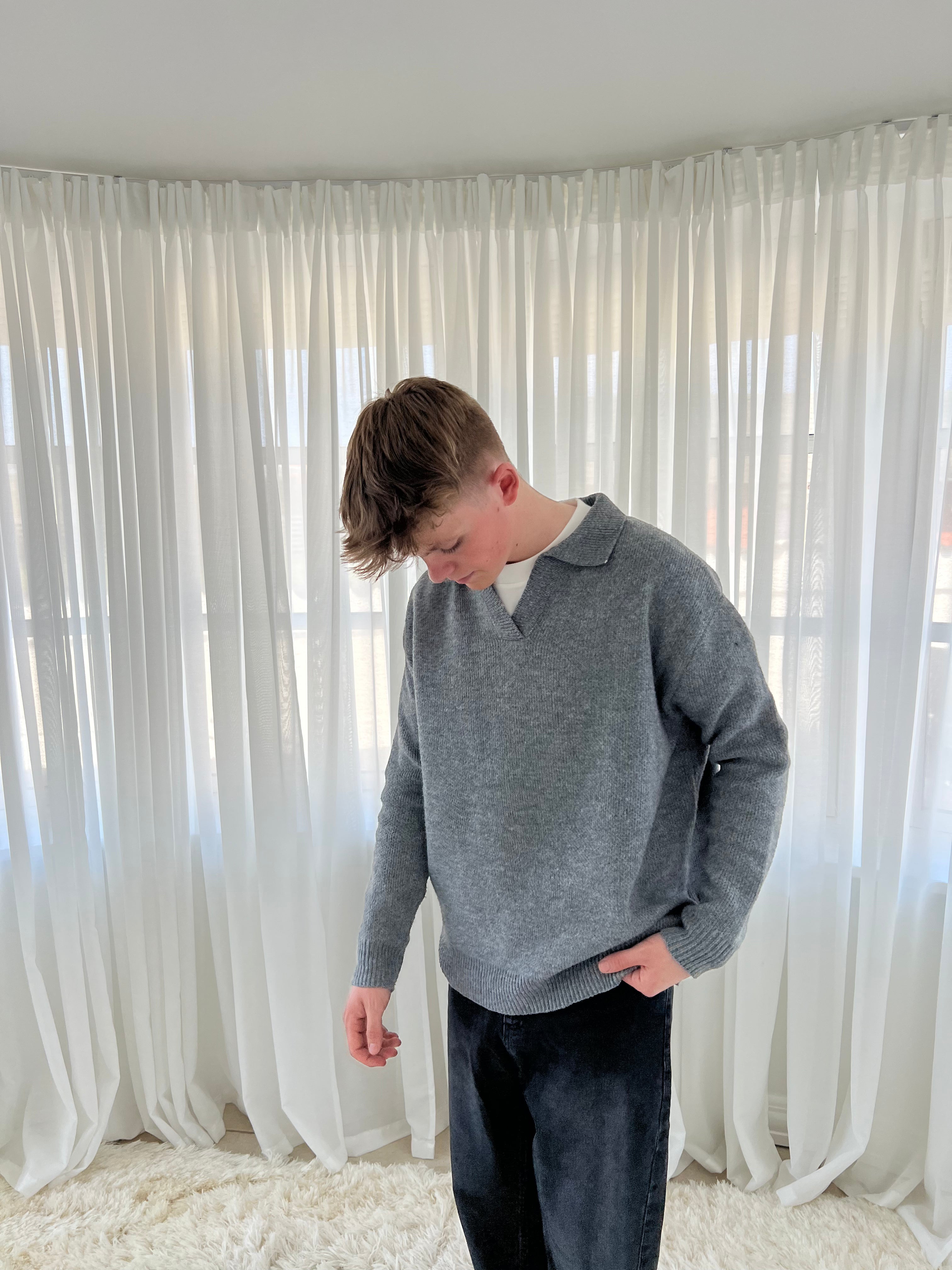 OVERSIZED SWEATER