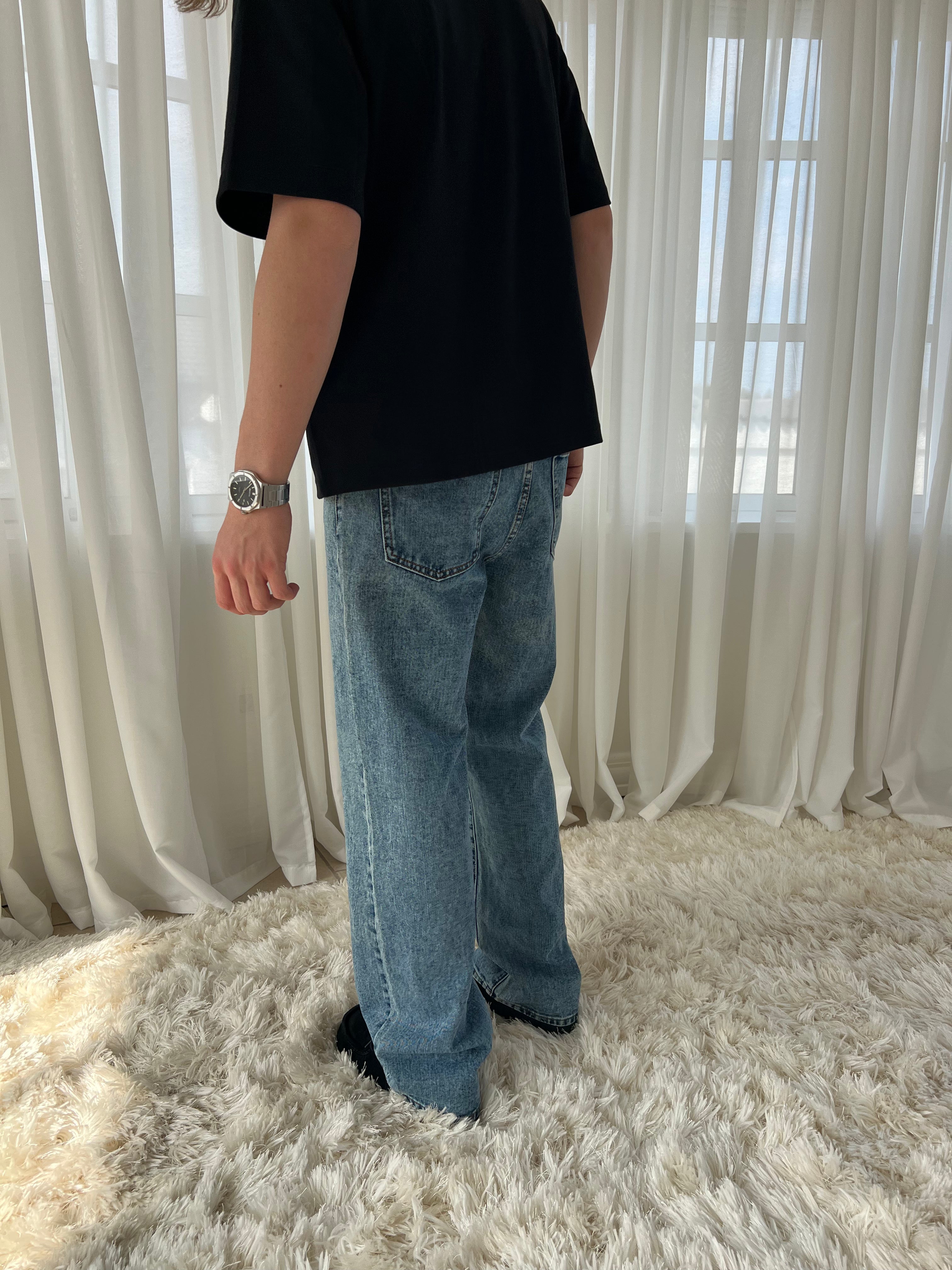 STRAIGHT DENIM
