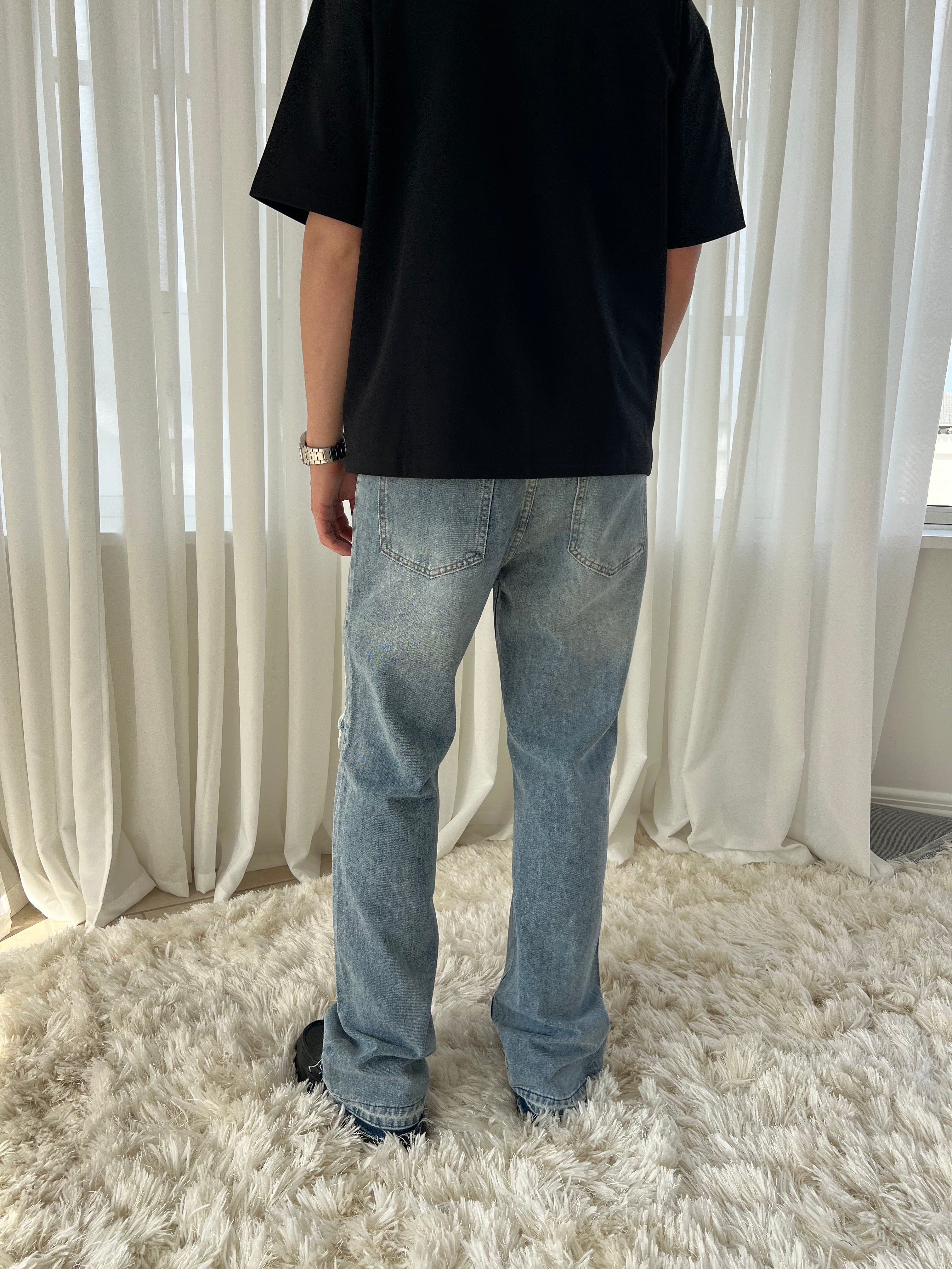 RIPPED DENIM