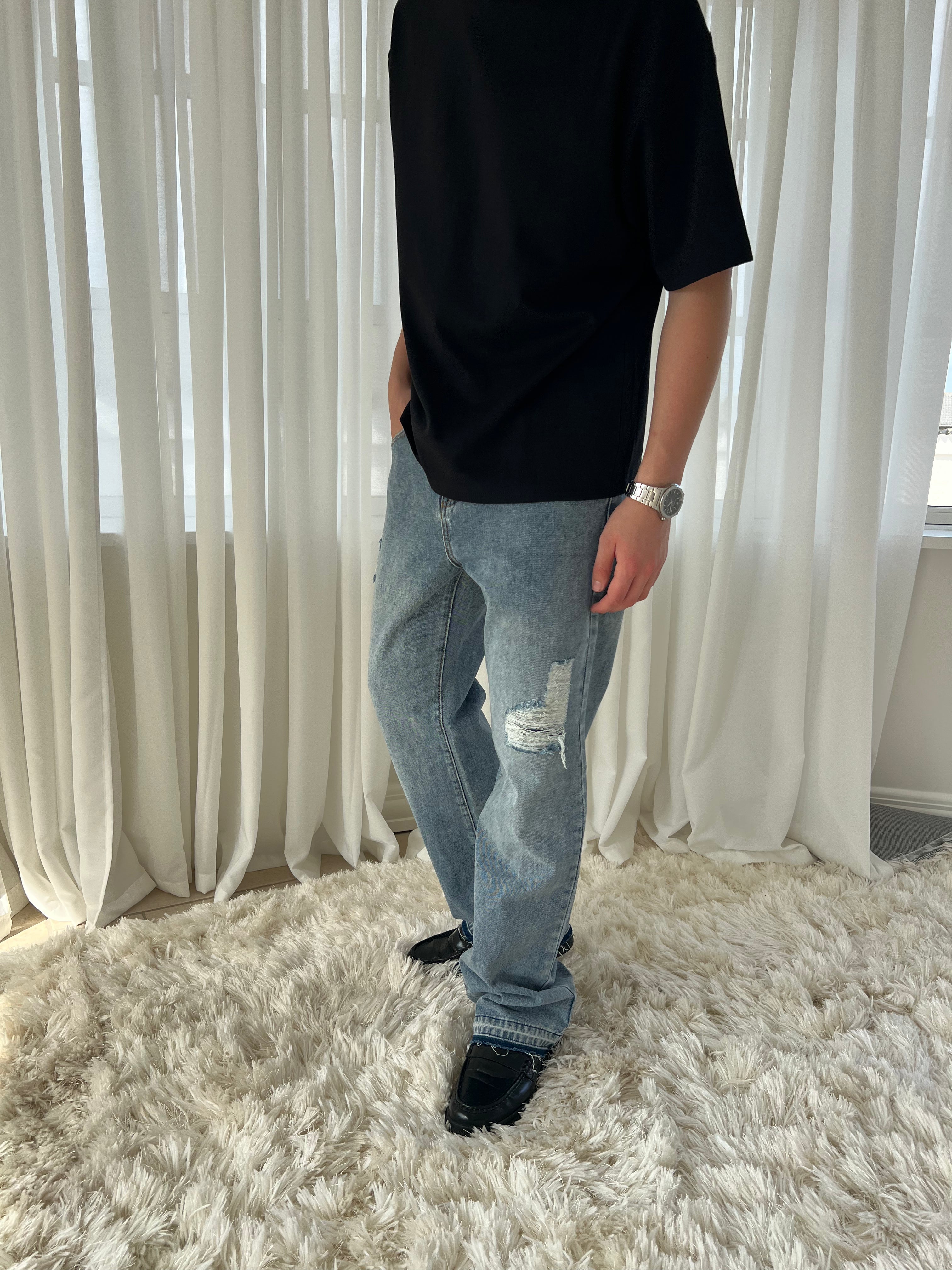 RIPPED DENIM