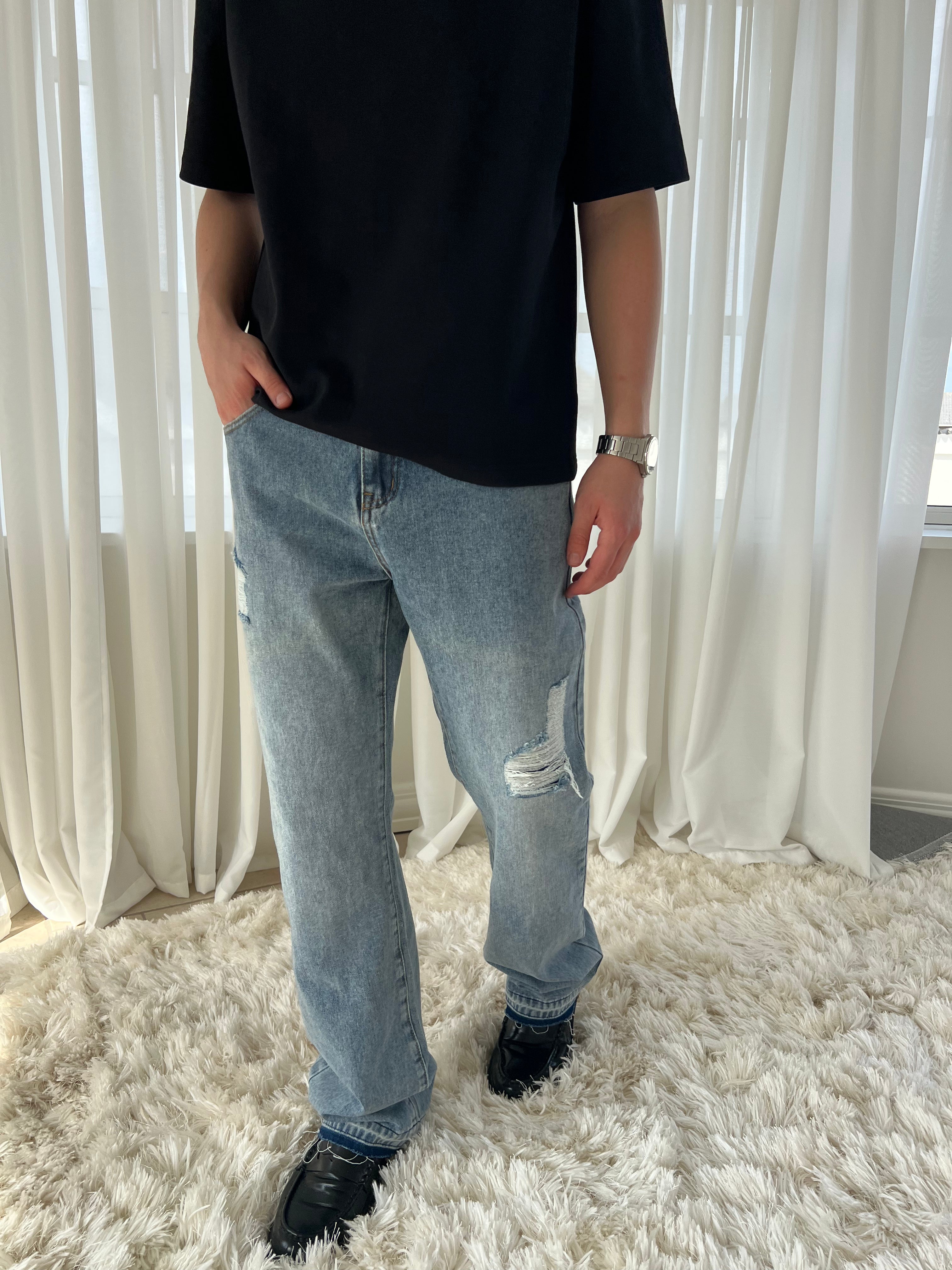 RIPPED DENIM