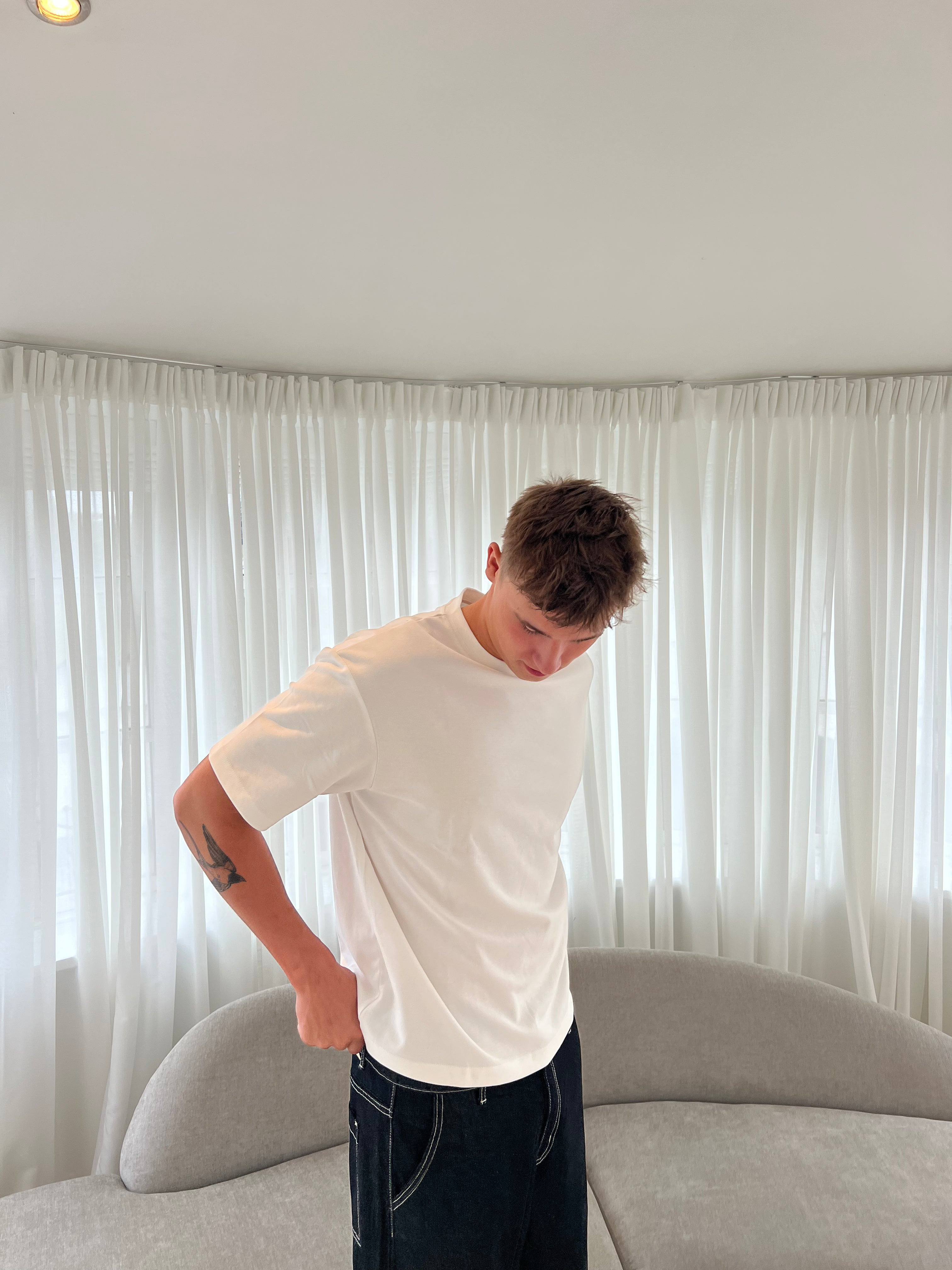 OVERSIZED T-SHIRT - HVID